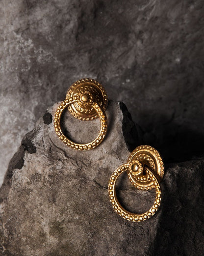 Baroque Grip Signet Ring - Ella zubrowska Jewellery